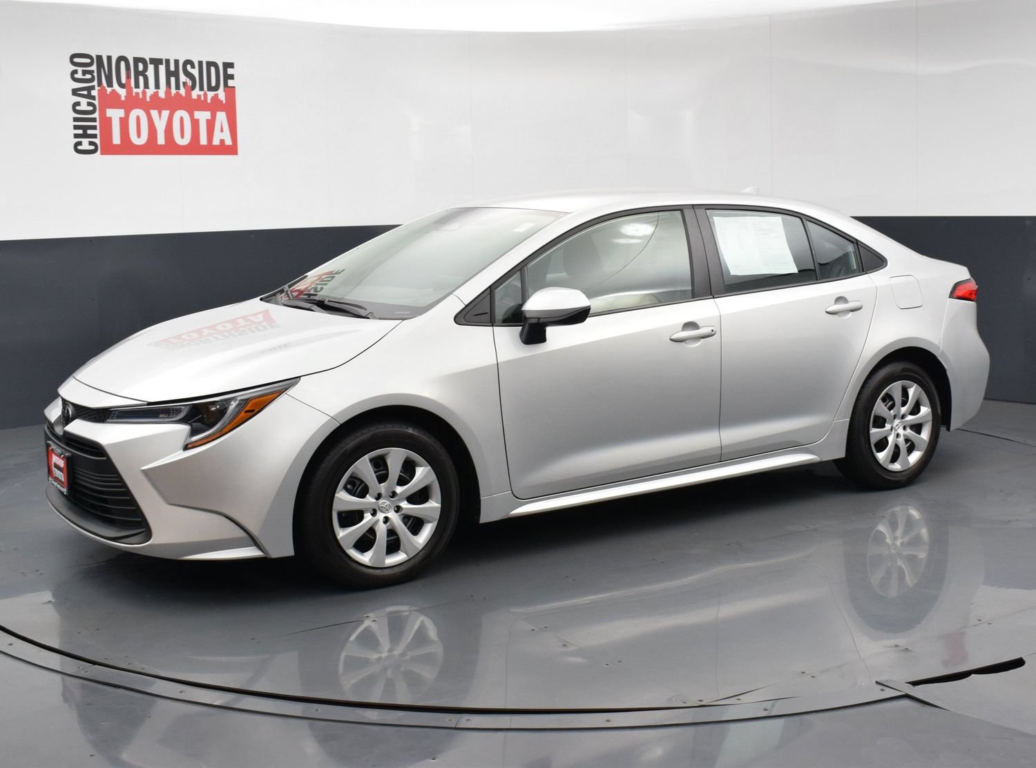 Used 2025 Toyota Corolla LE FWD image 8