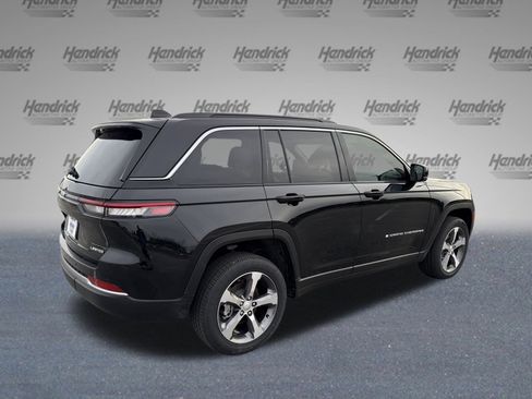 New 2026 Jeep Grand Cherokee Limited RWD image 8
