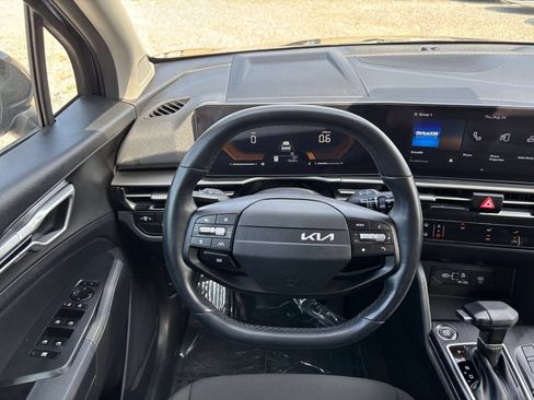 Used 2026 Kia Sportage LX FWD image 35