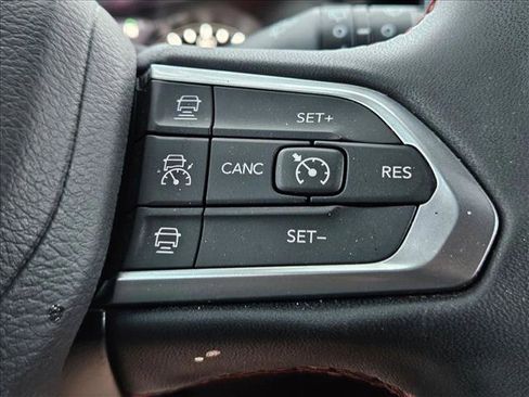 Used 2025 Jeep Compass Trailhawk AWD/4WD image 22