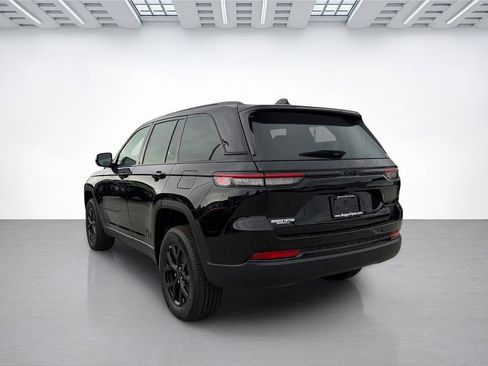 New 2025 Jeep Grand Cherokee Altitude image 5