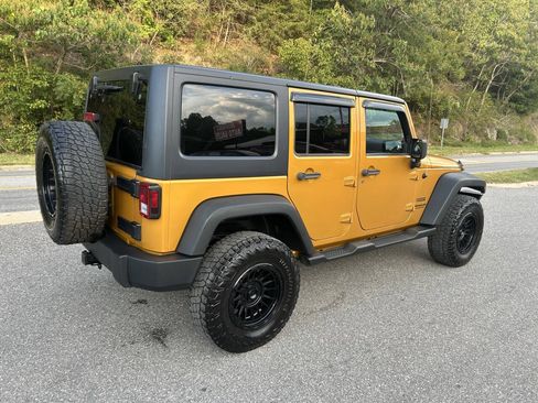 Used 2014 Jeep Wrangler Unlimited Sport w/ Quick Order Package 24S AWD/4WD image 7
