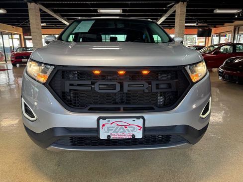 Used 2018 Ford Edge Titanium AWD/4WD image 2