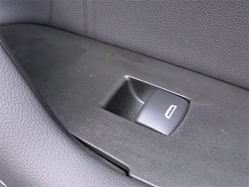 New 2025 Chevrolet Blazer LT image 33