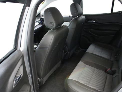 Used 2024 Chevrolet Trax LT w/ Driver Confidence Package FWD image 25