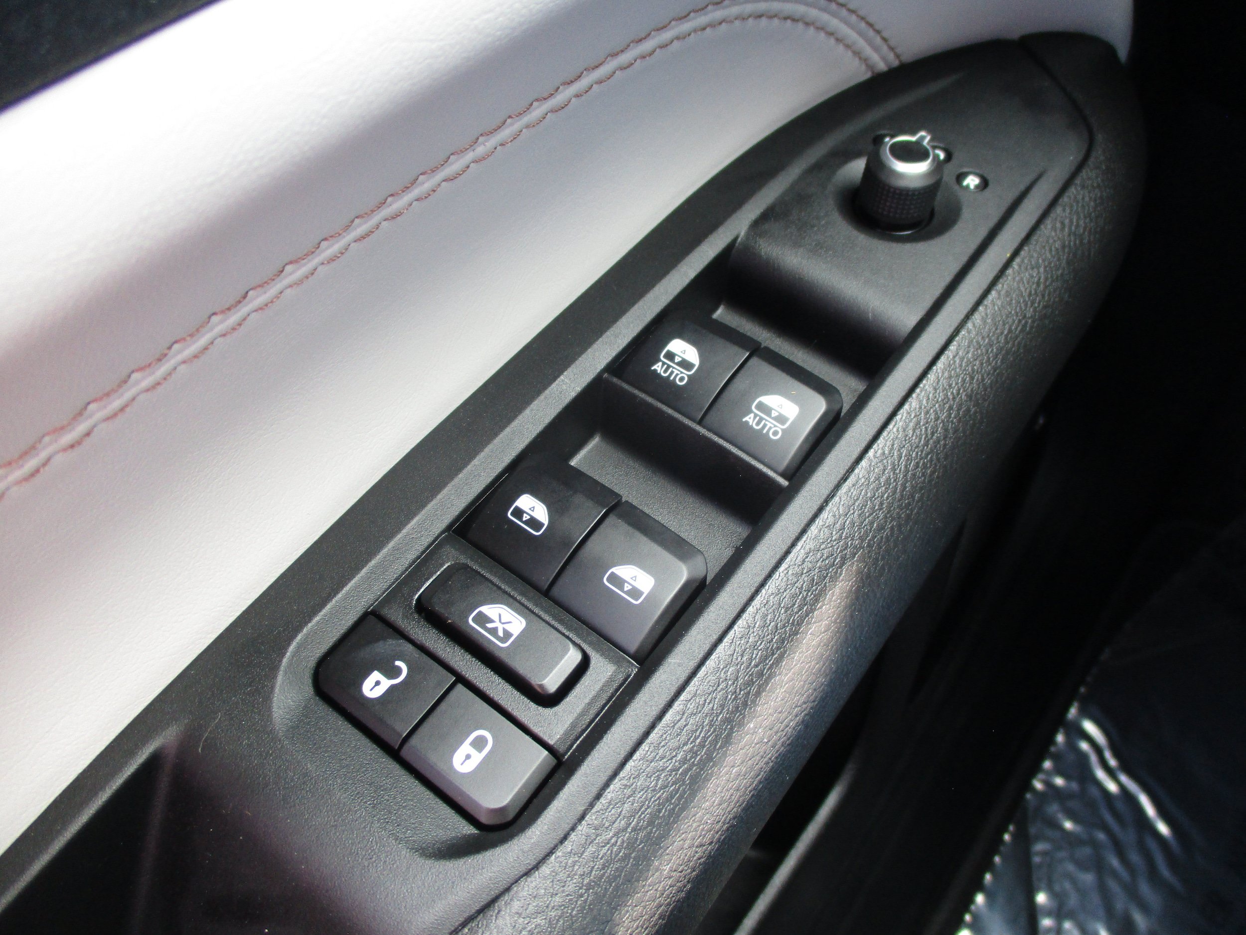 Used 2024 Jeep Compass Limited w/ Elite Group AWD/4WD image 35