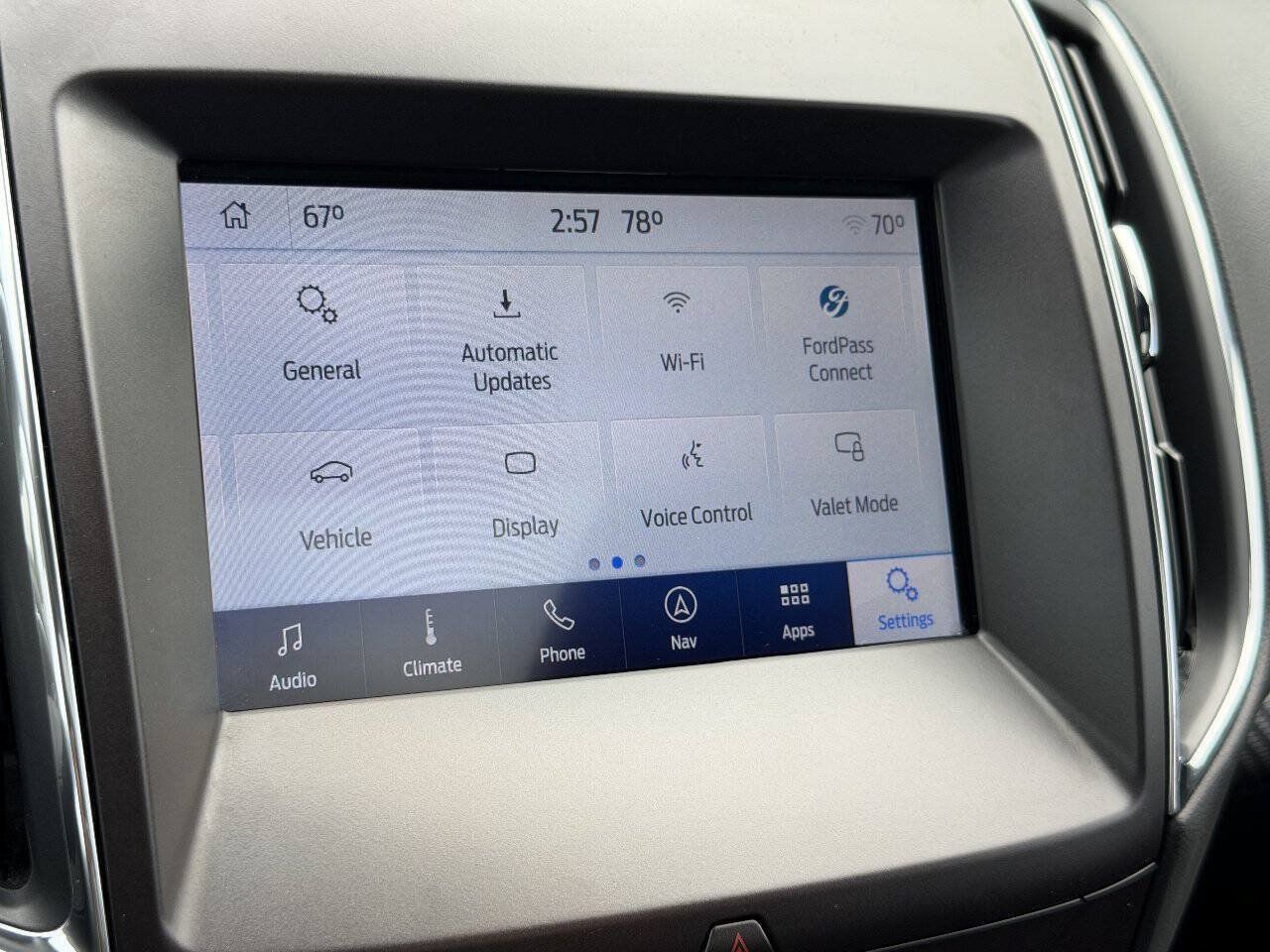 Used 2020 Ford Edge Titanium w/ Equipment Group 301A AWD/4WD image 40
