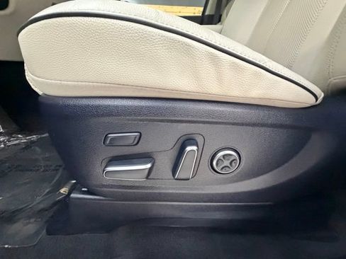 Used 2024 Hyundai Palisade Limited AWD/4WD image 31
