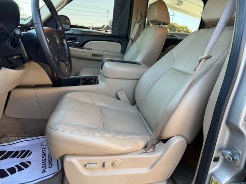 Used 2007 Chevrolet Suburban LT w/ LT Preferred Equipment Group AWD/4WD image 30