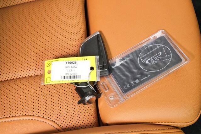 Used 2024 BMW 330i Sedan w/ Convenience Package RWD image 38