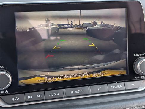 Used 2023 Nissan Rogue SV image 17