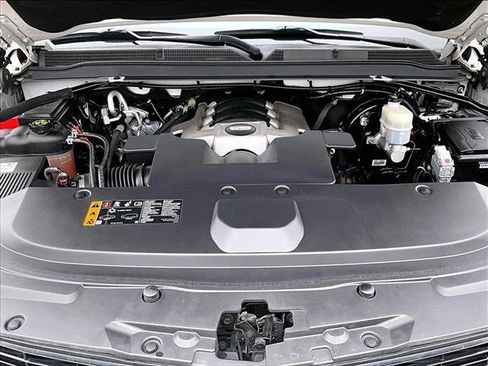 Used 2019 Cadillac Escalade Premium Luxury image 11