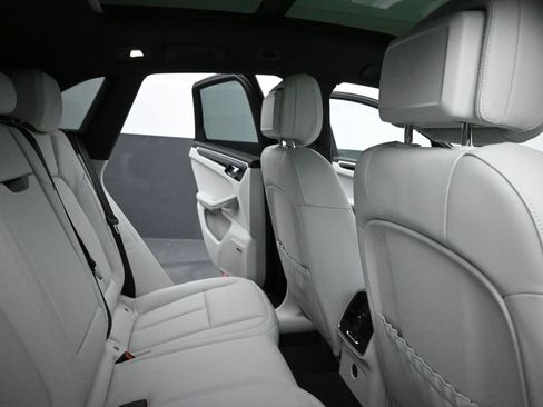 New 2025 Porsche Macan image 15