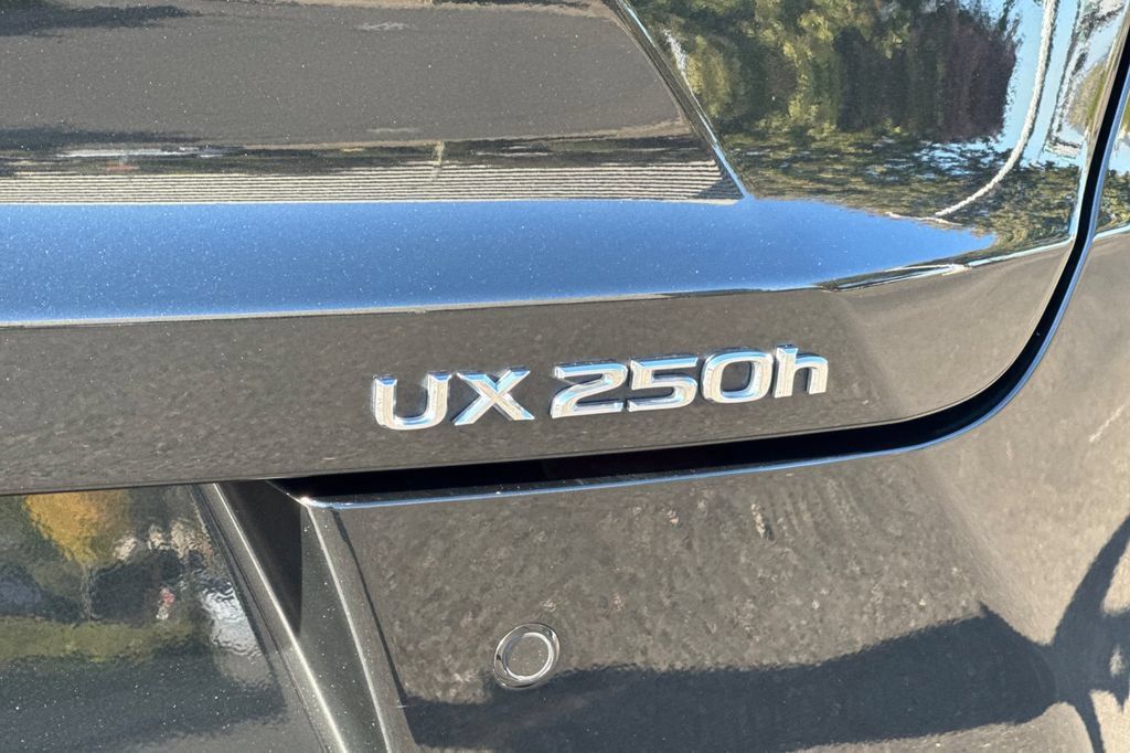 Used 2024 Lexus UX 250h FWD image 33