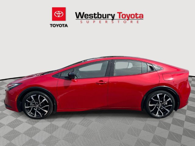 Used 2026 Toyota Prius Plug-In Hybrid FWD image 11