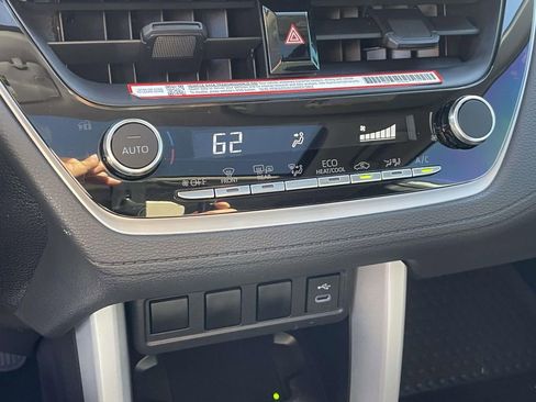 Used 2025 Toyota Corolla Cross LE w/ Moonroof Package image 20