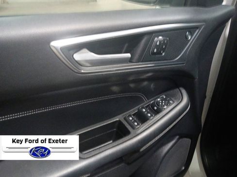 Used 2021 Ford Edge Titanium image 21
