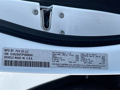 Used 2023 Jeep Wagoneer L 4WD image 35