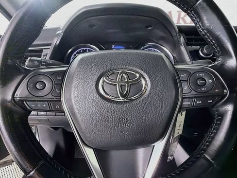 Used 2019 Toyota Camry SE FWD image 13