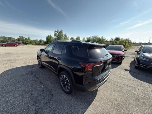 Used 2025 GMC Terrain Elevation w/ Elevation Premium Package AWD/4WD image 3