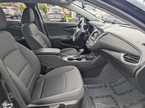 Used 2022 Chevrolet Malibu LT FWD image 34