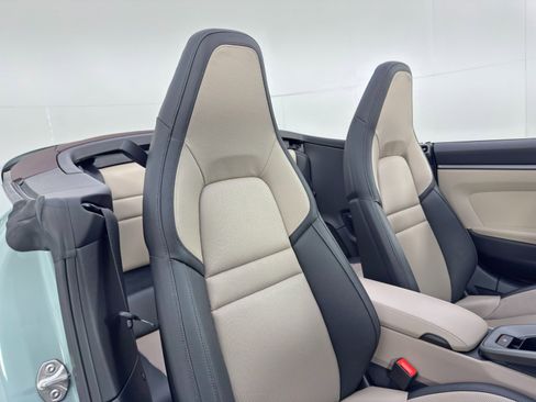 Used 2025 Porsche 911 Carrera image 37