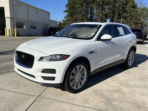 Used 2020 Jaguar F-PACE Premium image 3