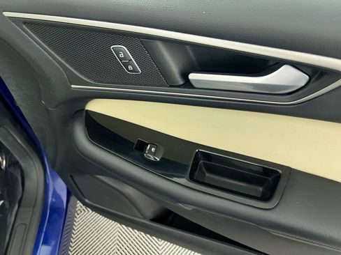 Used 2015 Ford Edge SEL image 33