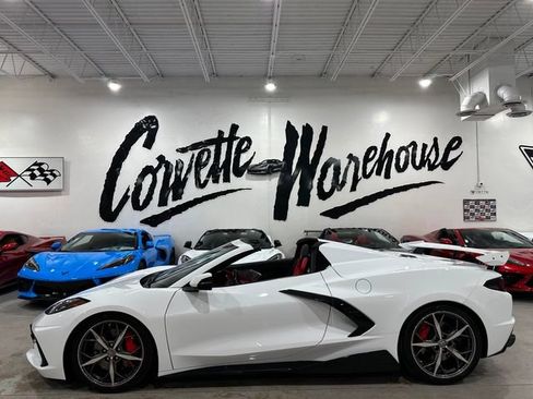 Used 2021 Chevrolet Corvette Stingray Preferred Conv w/ Z51 Performance Package RWD image 2