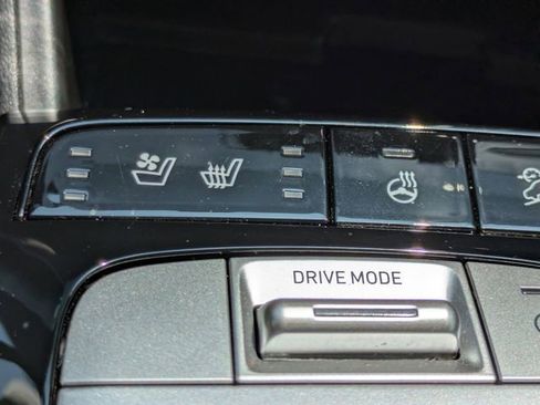 Used 2024 Hyundai Tucson Limited FWD image 18