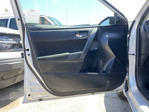 Used 2018 Toyota Corolla LE image 14