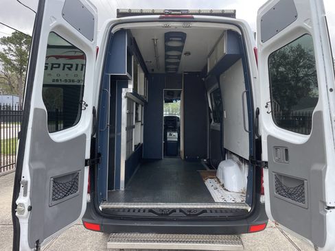 Used 2012 Mercedes-Benz Sprinter 2500 image 13
