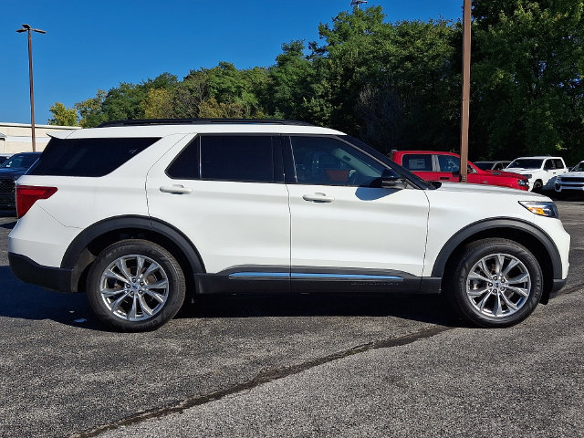 Used 2023 Ford Explorer XLT w/ Equipment Group 202A AWD/4WD image 8