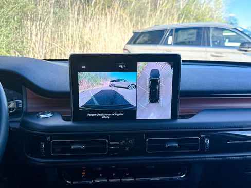 Used 2024 Lincoln Aviator Reserve w/ Equipment Group 201A image 24