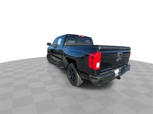 Used 2017 Chevrolet Silverado 1500 LTZ Z71 w/ Realtree Edition image 7