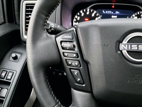 Used 2024 Nissan Frontier SV w/ Hardbody Edition image 11