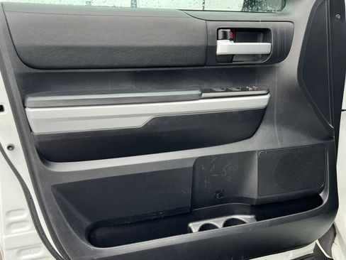 Used 2021 Toyota Tundra SR5 w/ Trail Edition image 15