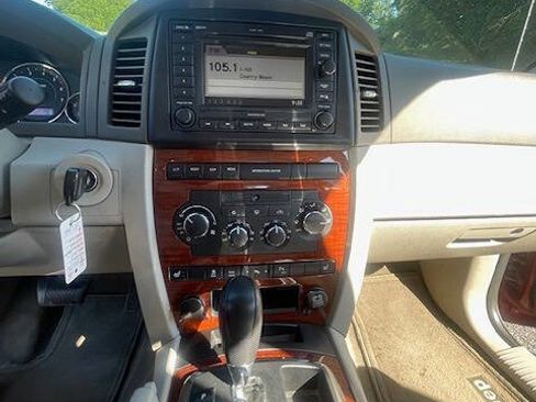 Used 2007 Jeep Grand Cherokee Limited image 6