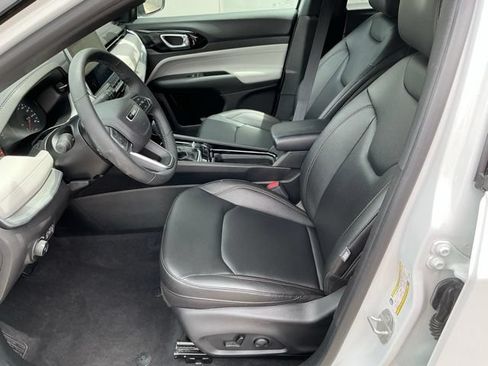 Used 2024 Jeep Compass Limited AWD/4WD image 13