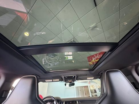 Used 2022 Land Rover Range Rover Sport SVR image 37