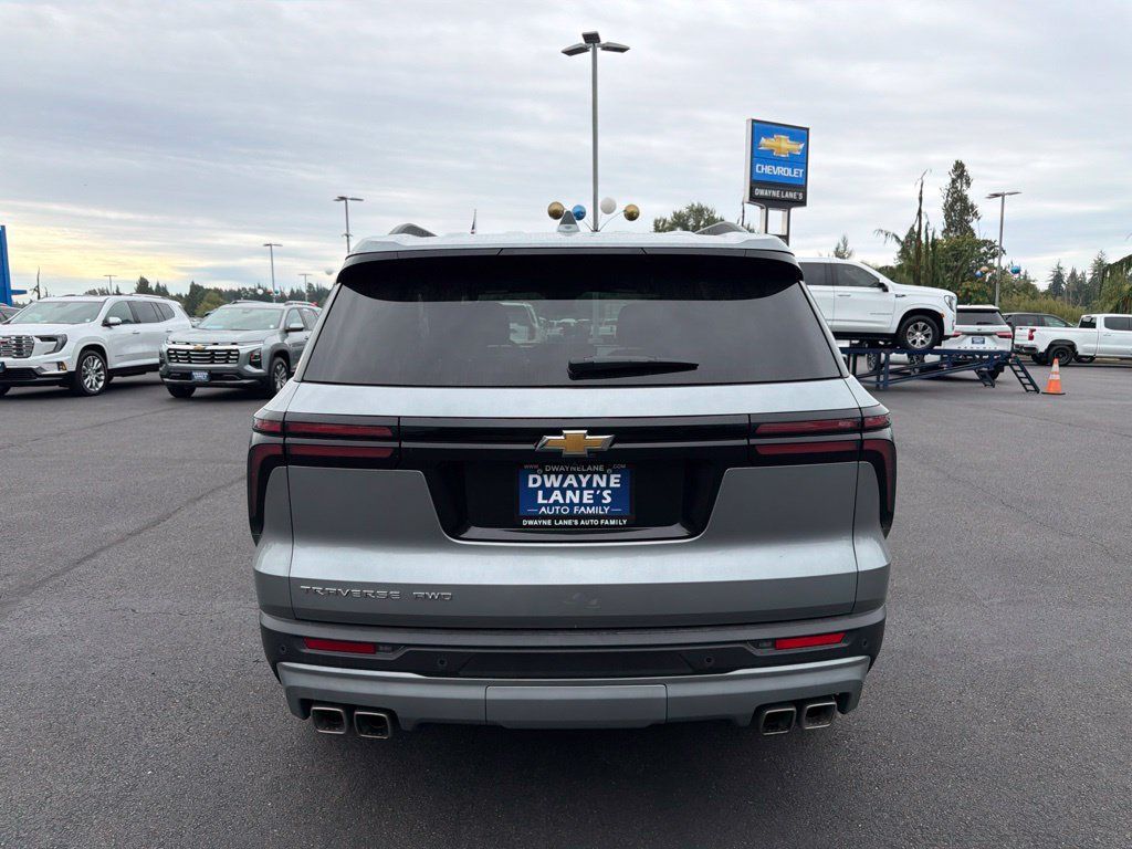 Used 2026 Chevrolet Traverse LT AWD/4WD image 5