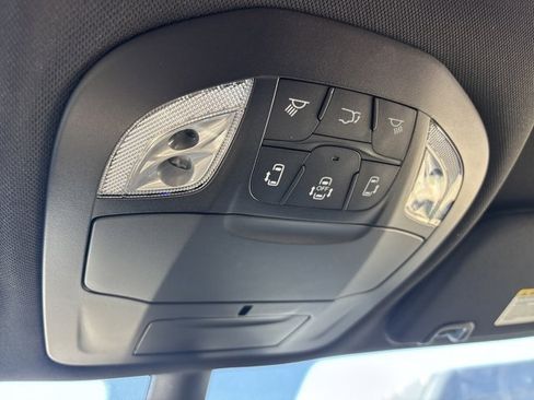 New 2026 Chrysler Pacifica Select image 39