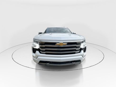 Used 2023 Chevrolet Silverado 1500 High Country w/ Z71 Off-Road Package image 3