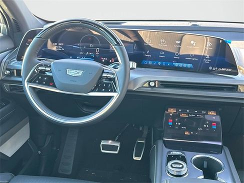 New 2026 Cadillac Vistiq Sport image 2