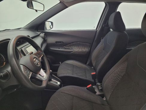 Used 2018 Nissan Kicks S image 17