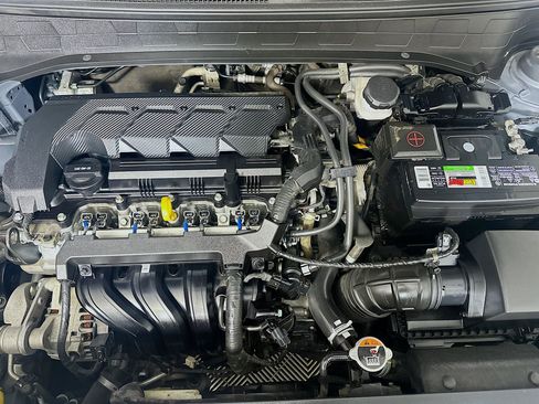Used 2021 Hyundai Venue SE FWD image 32