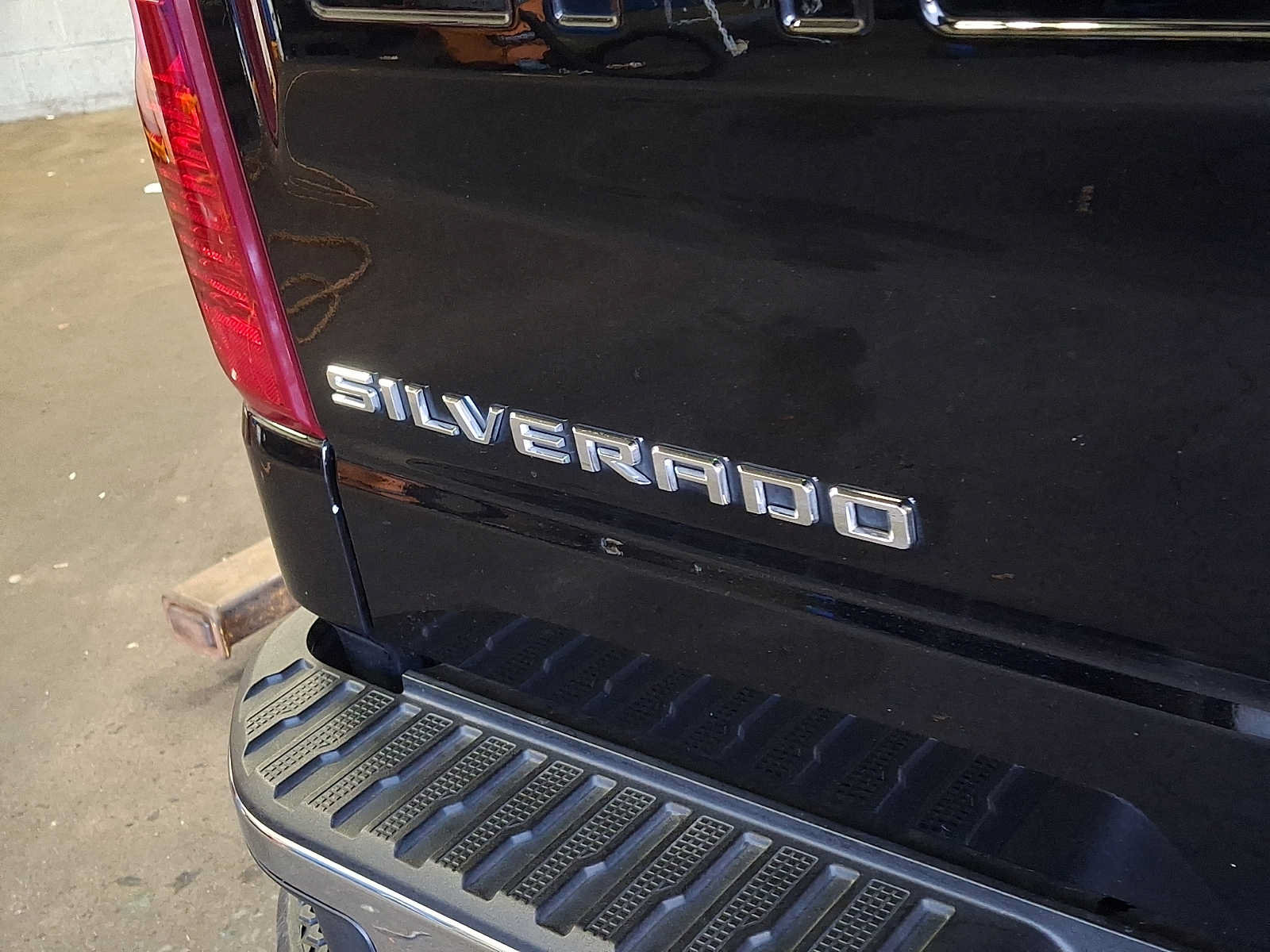 Certified 2024 Chevrolet Silverado 1500 LT AWD/4WD image 4