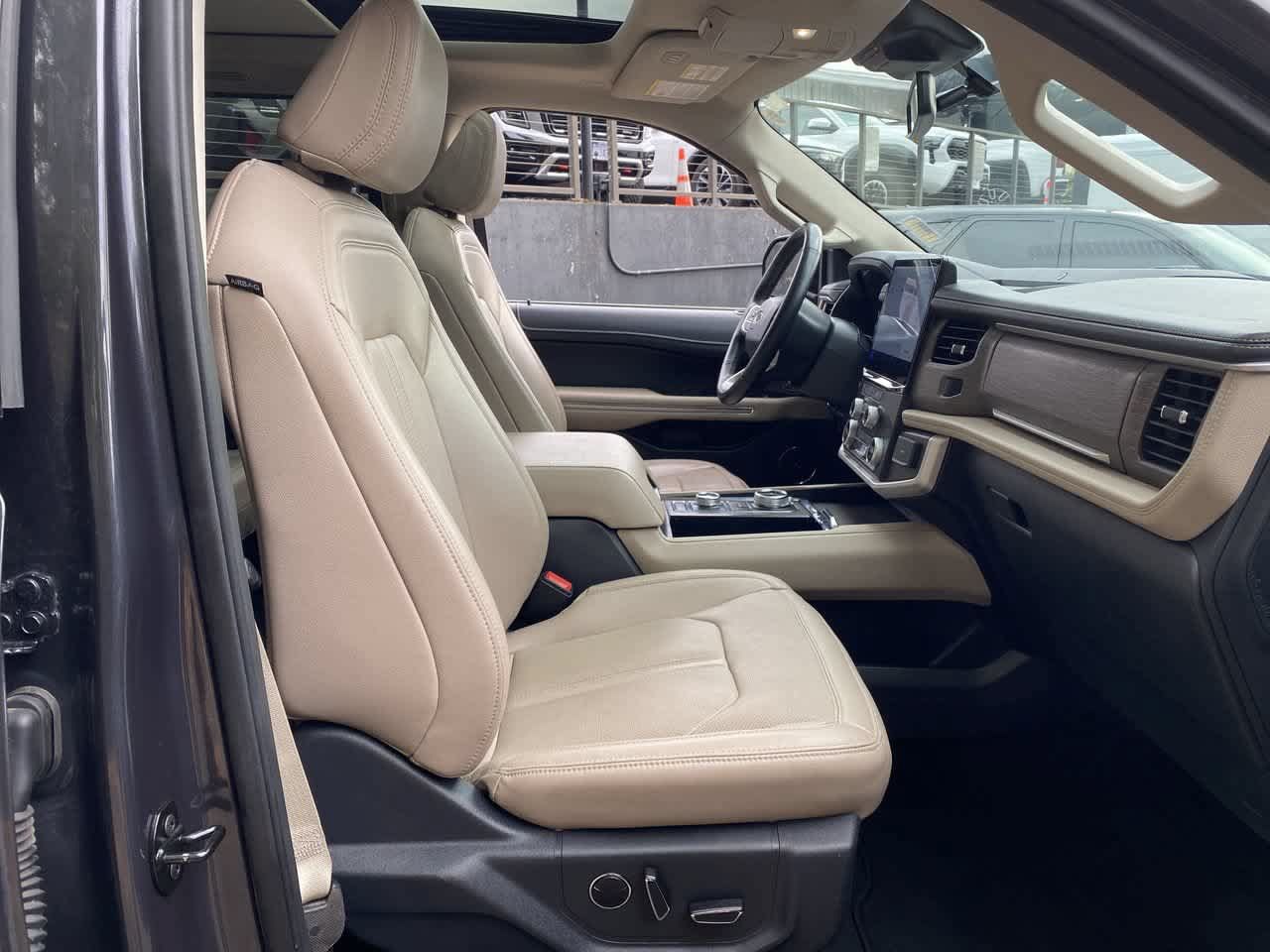 Used 2024 Ford Expedition Max Limited AWD/4WD image 19