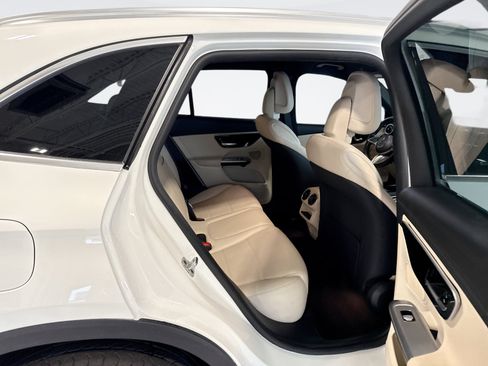 Used 2023 Mercedes-Benz GLC 300 4MATIC image 19