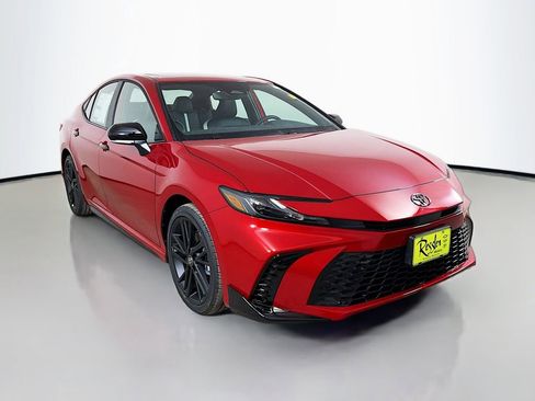New 2026 Toyota Camry Hybrid AWD/4WD image 3